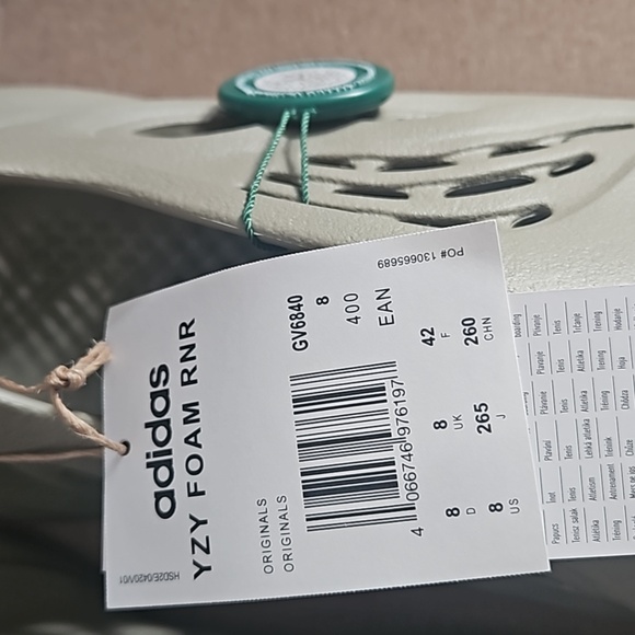 Yezzy Foam Runners Stone Salt Men's Sz 8 BNIB - Picture 3 of 7